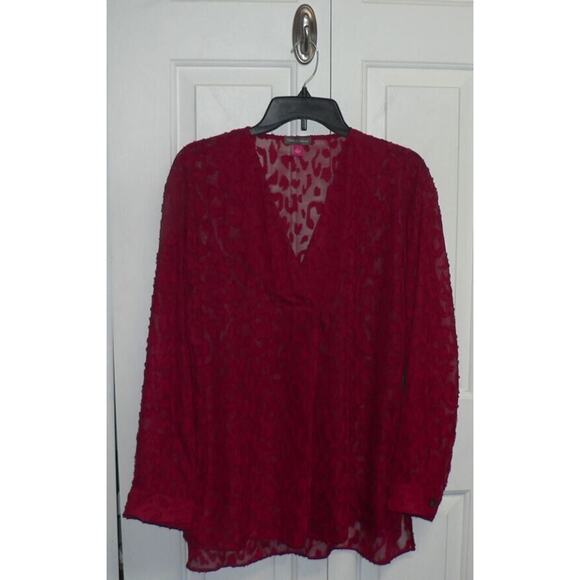 Vince Camuto Women's Long Sleeve V-Neck Jacquard Blouse in Deep Red Large $79 - Picture 2 of 4